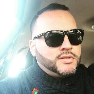 Meet your Posher, Todd